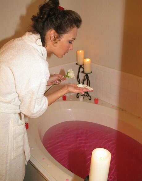 曲線美の女の子オンリーファンズ エロチック 写真