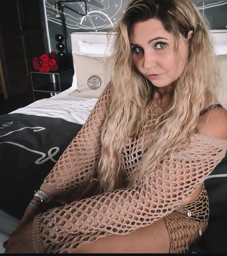 熟女アナルオンリーファンズ ヌード 画像