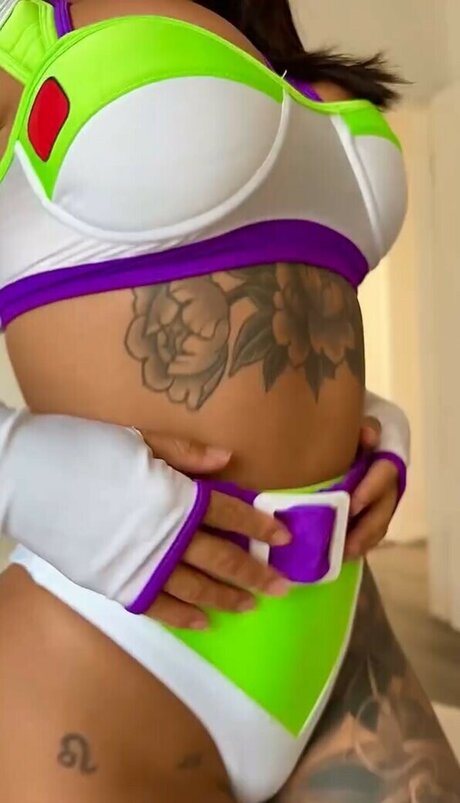 Breezy Foxx トップスター ギャラリー