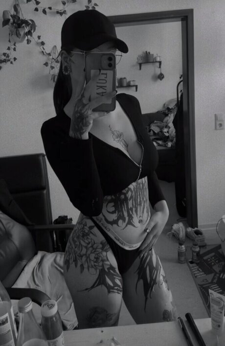 チェコのティーンズオンリーファンズ ヌード 画像