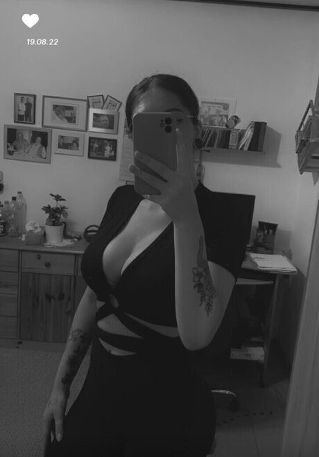 Kira Julie ポルノスター パーフェクト 画像