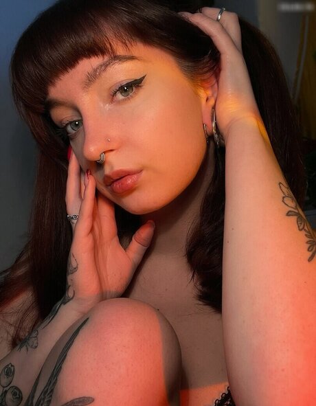 Kira Julie ポルノモデル 画像