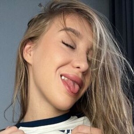 Adriana Lexy ポルノスター トップ 写真