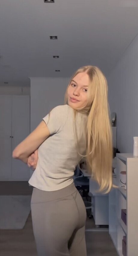 juliii fnk ホット女優 写真