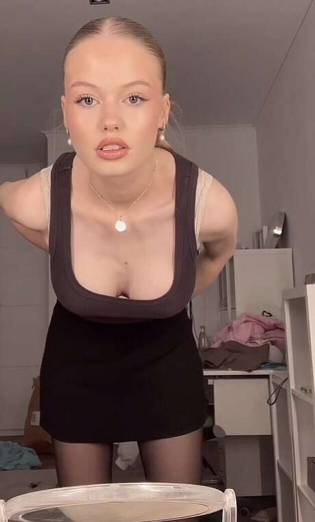 juliii fnk 完璧な女優 画像