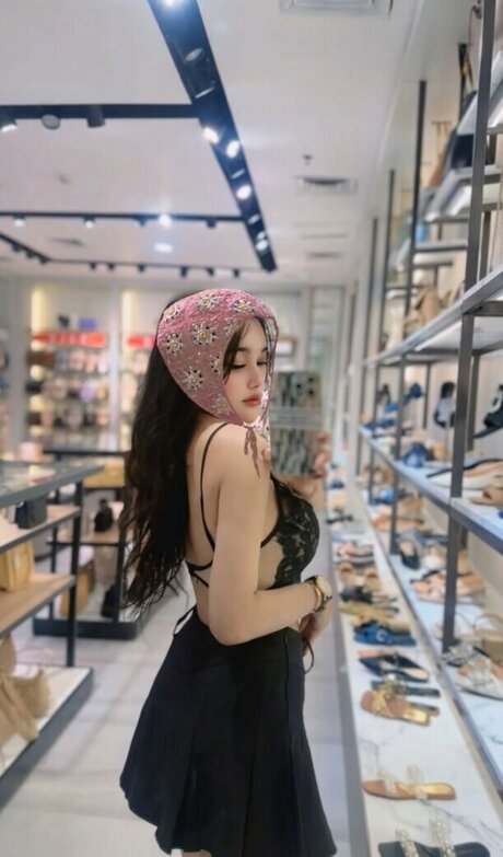 Olivea Hadid 裸モデル 画像