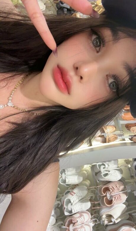 Olivea Hadid 高品質モデル 画像