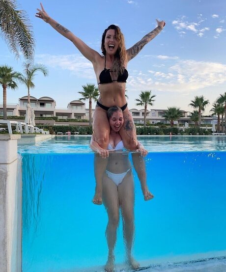 乳首オーガズム オンリーファンズ 無料セクシー 写真