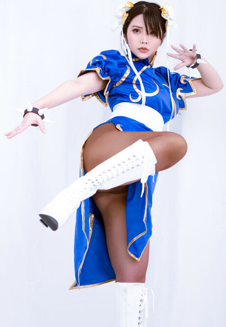 Chun Li Cosplay ポルノスター 裸 画像