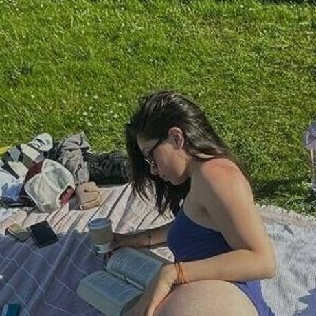 Hilal Fener 高品質モデル 写真