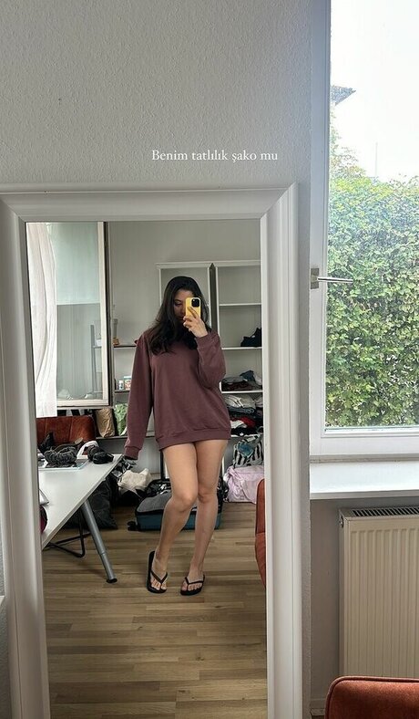 Hilal Fener ポルノスター アダルト 写真