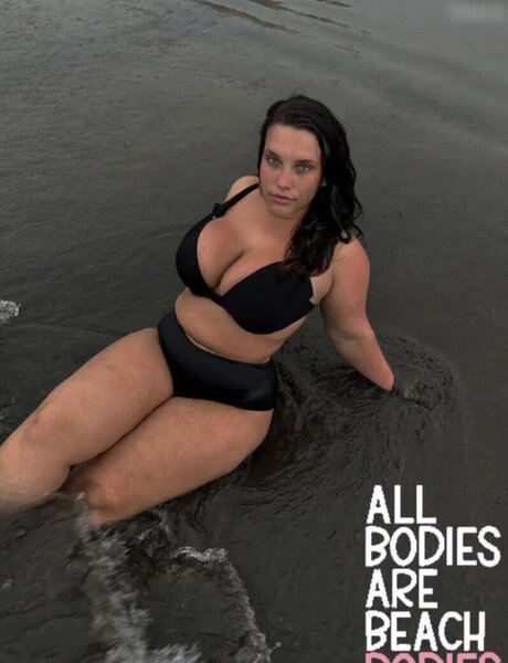 巨乳ランジェリーオンリーファンズ えろ 画像