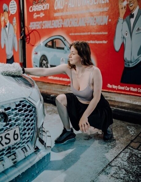 赤毛ディルドオンリーファンズ 裸 画像