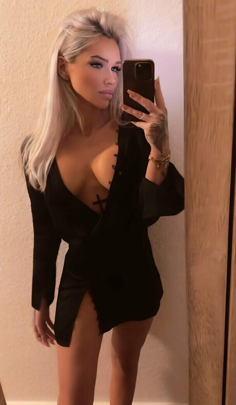 Emma Sandell sandellemma アート女優 画像