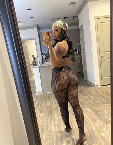 bighomietyni 完璧なポルノスター 画像