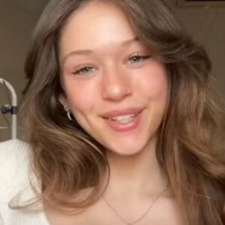 Millie Tanaman 独占スター ギャラリー