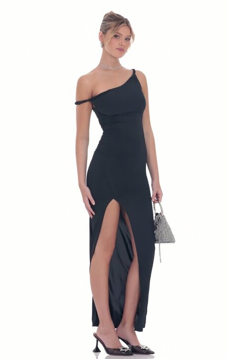 クーガー熟女オンリーファンズ ヌード 写真