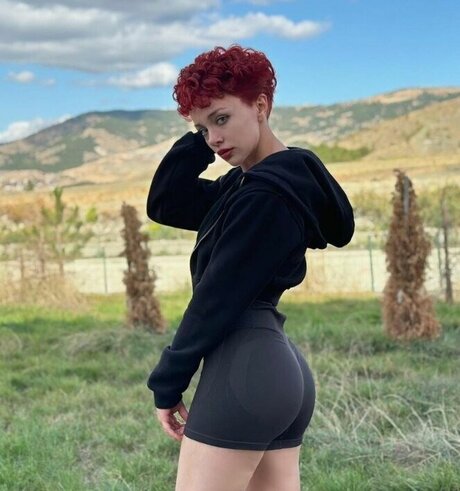 Jay Torres ホット女優 写真