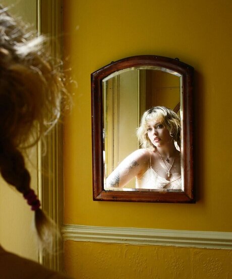 Violet Grohl ポルノ女優 ギャラリー