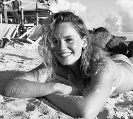 Roosjexb セクシーモデル 写真