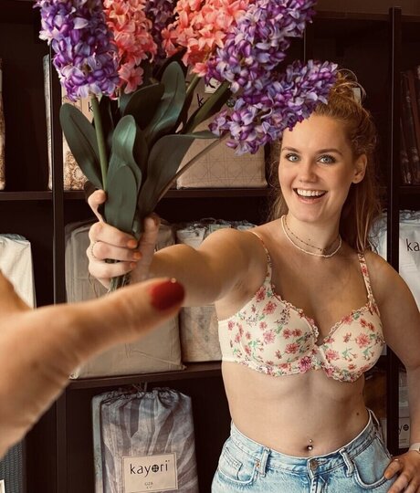 曲線美のxxx オンリーファンズ セクシー ギャラリー