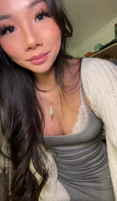 Eden Luong セクシーモデル 写真