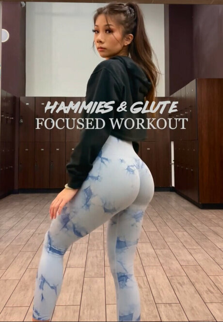 カウガール POV オンリーファンズ ヌード 画像