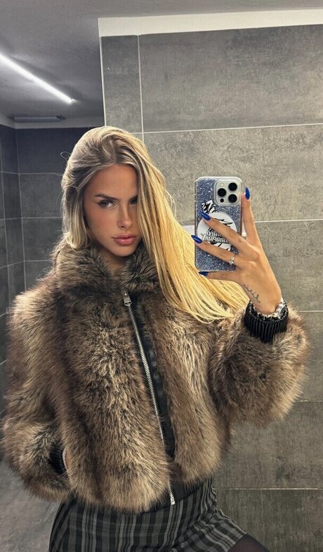 Elisa Pellegrino かわいいスター 写真