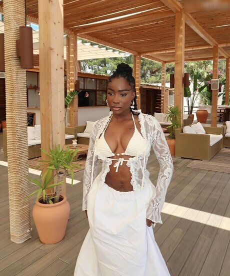 Sandra Lambeck トップスター 画像