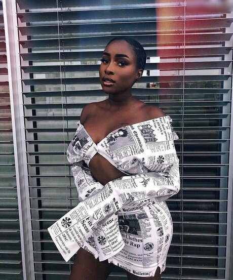 Sandra Lambeck ポルノスター 無料 写真