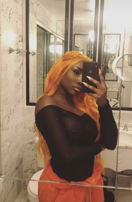 Sandra Lambeck xxxポルノスター アーカイブ