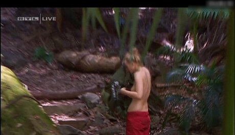 赤毛の痩せたオンリーファンズ HD 写真