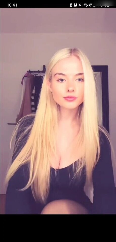 Jellina ポルノスター 画像