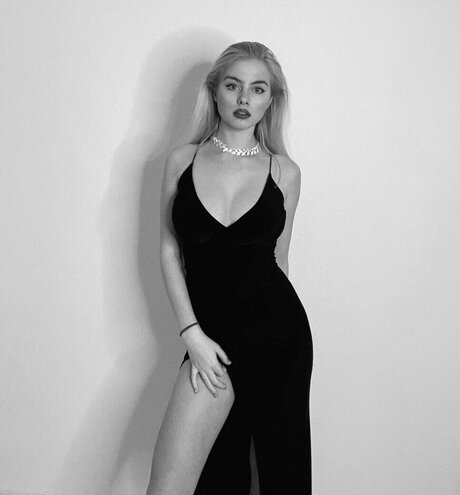 Jellina xxxポルノスター アーカイブ