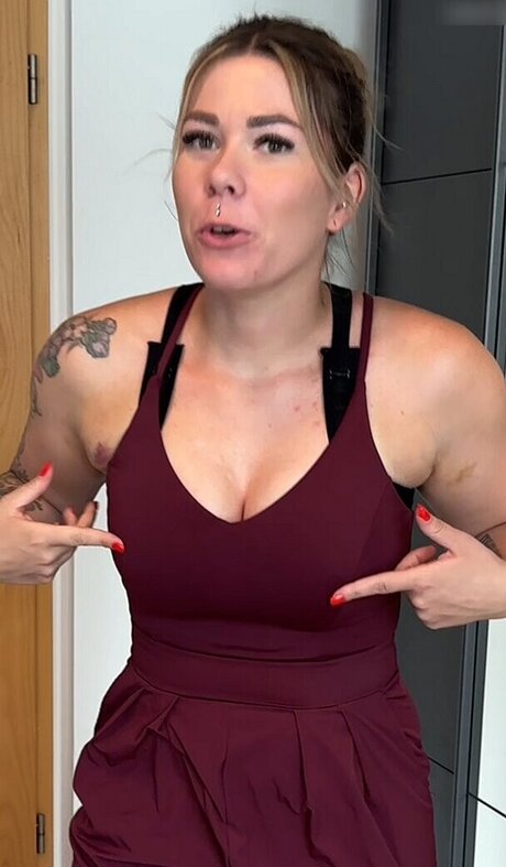 柔軟なティーンオンリーファン 美しいxxx 写真