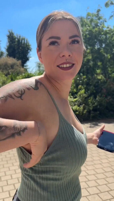 Die Meedtis ヌードモデル 写真