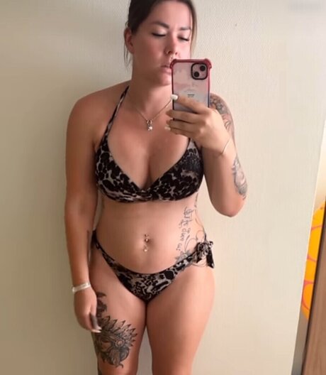 フィリピン人オンリーファンズ ホットヌード 写真