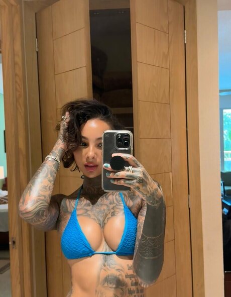 Cleo Petra ポルノスター アート 写真