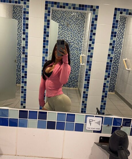 オンリーファンズの写真 美しいポルノ 画像