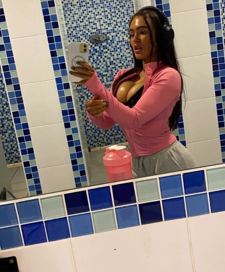 Ciara Wilmot ポルノモデル 画像