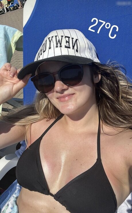 Mondwika ヌード女優 写真