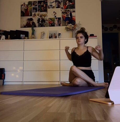 Mondwika 美しいモデル 写真