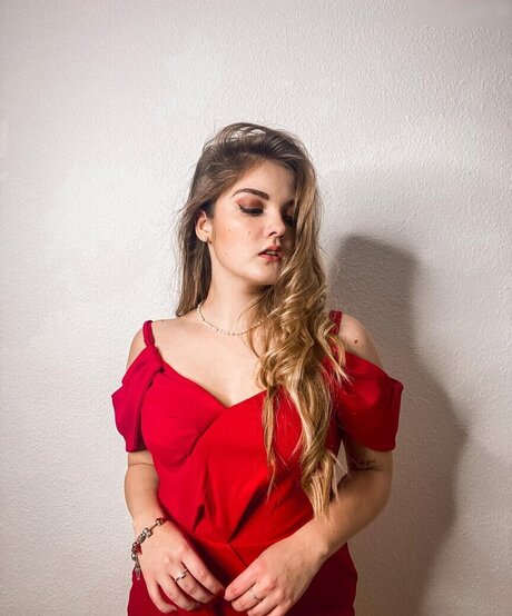 Mondwika エロティックなポルノスター 画像