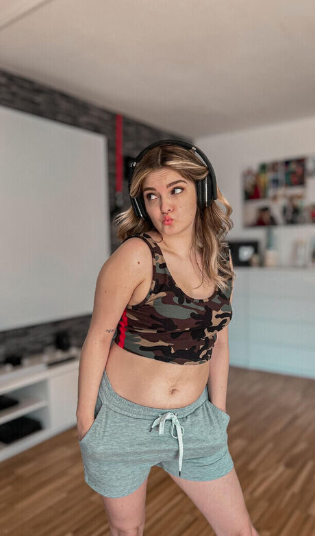 Mondwika トップモデル アーカイブ