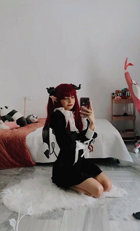 小さなおっぱいオンリーファンズ ポルノ 写真