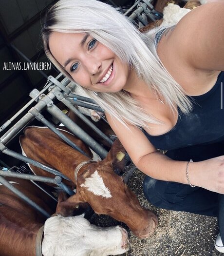 Alinas Landleben セックスモデル 写真