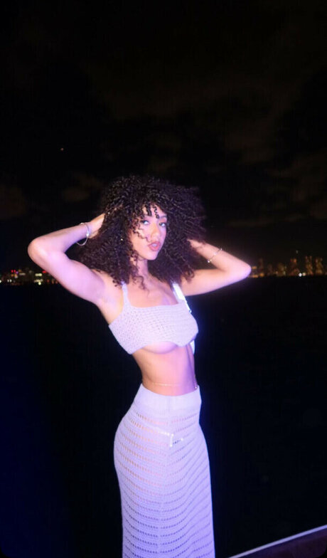 大きなプッシー唇オンリーファンズ セックス アーカイブ