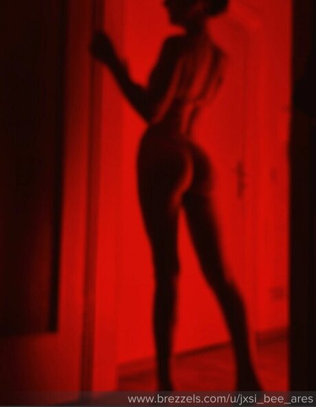 Jxsi bee ares 独占女優 写真