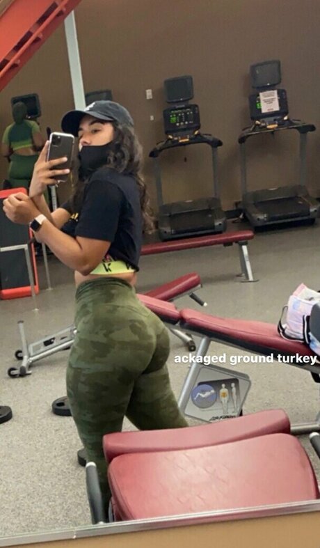 日本の熟女オンリーファンズ アート裸 画像