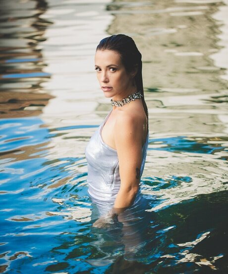 ぽっちゃりラテン系オンリーファンズ セクシー 写真